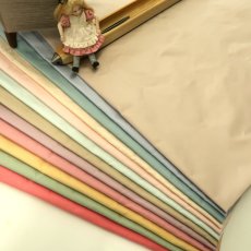 画像1: 18匁薄手シルクタフタ(淡色系）　約100cm×50cmサイズ／約100cm×100cmサイズ (1)